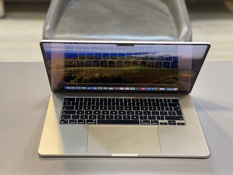 MACbook pro M1 pro chip 14 inches 3