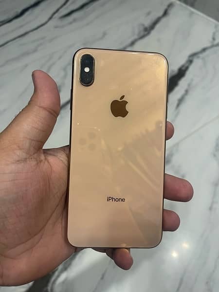 iphone xsmax 64gb gold colour 2