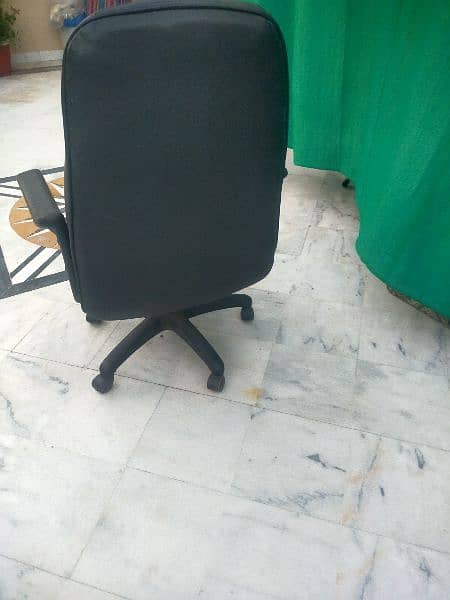 executive chair 2