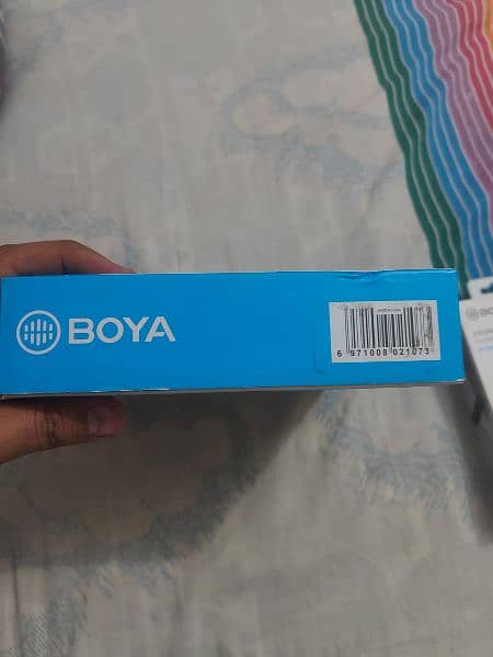 BOYA DUAL CHANNEL WIRELESS MICROPHONE SYSTEM 2