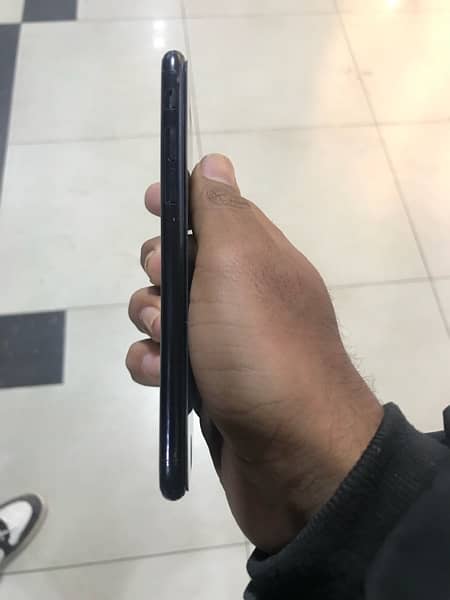 IPhone SE 2020 urgent sale 1