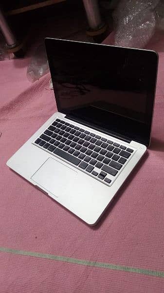 Apple MacBook 12 Pro 1