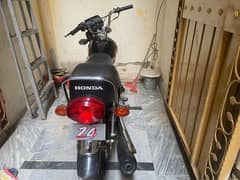 Honda 125cc 3200 kilometer only used look like a new