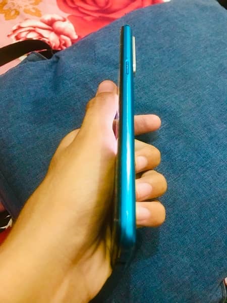 Realme 5i 4/64 1