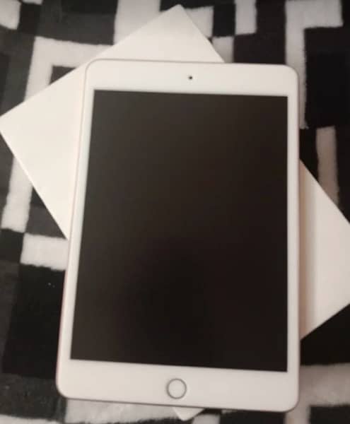 urgent sale iPad mini 5 64 gb 4