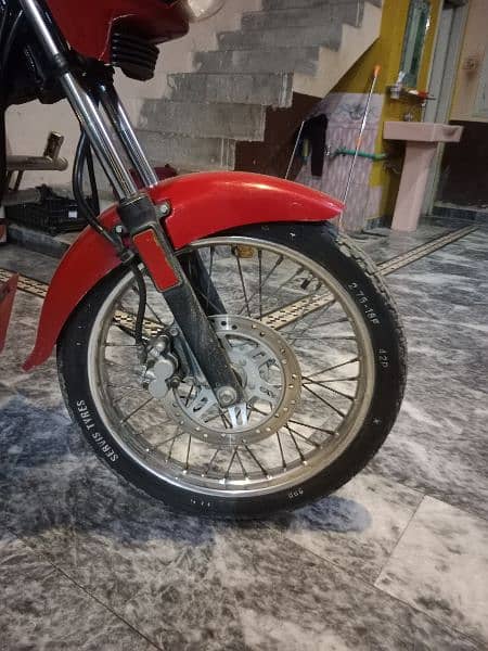 Honda Deluxe 125 1