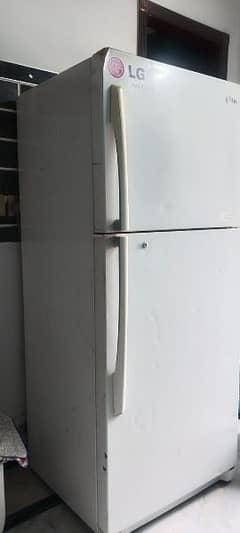 selling LG fridge