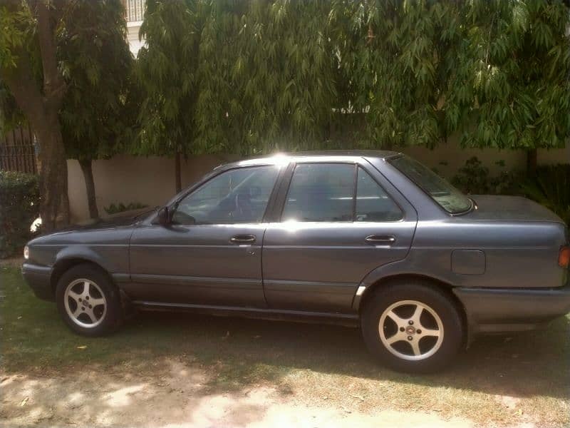 Nissan Sunny 1993 10