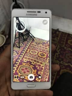 Samsung galaxy A5 2/16 storage out class camera good battery timing