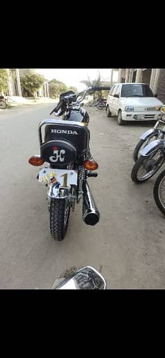 Honda 125 DGQ. 1.