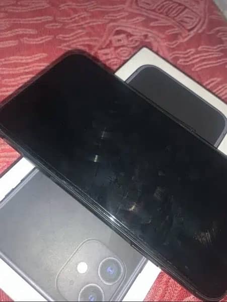 iPhone 11 10/10 condition with box 1