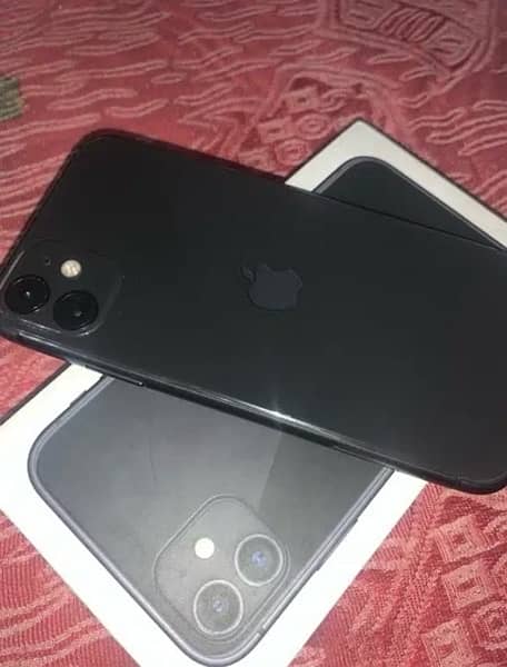 iPhone 11 10/10 condition with box 3