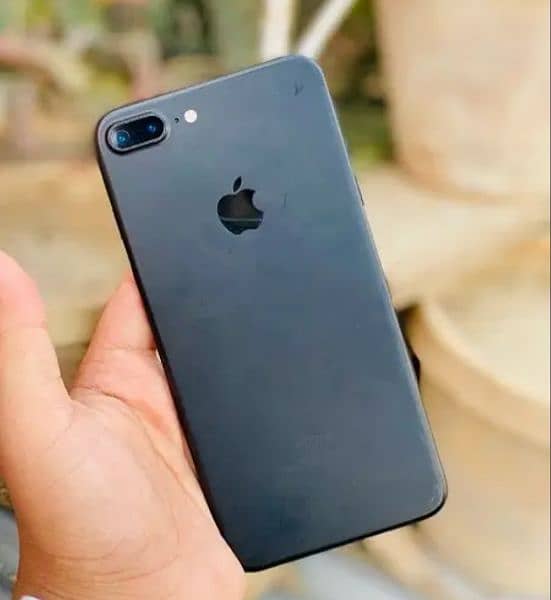 Iphone 7plus factory unlock 4month sim working 2