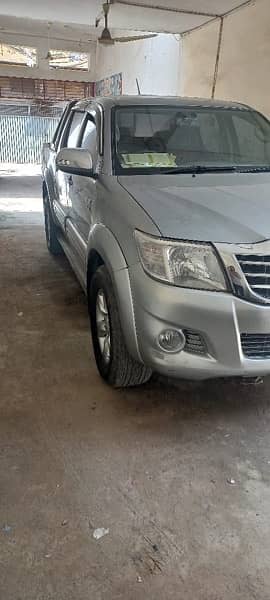 Toyota Hilux 2013 3