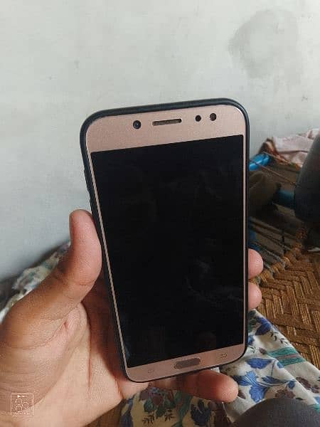 Samsung J7 Pro (03007694224) 0