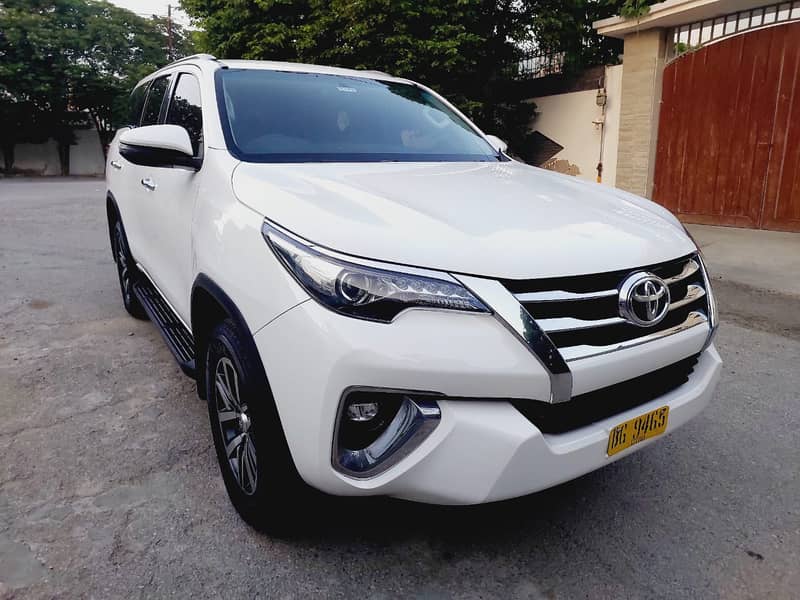 Toyota Fortuner 2018 Model Push Start 2.7 V Petrol 1