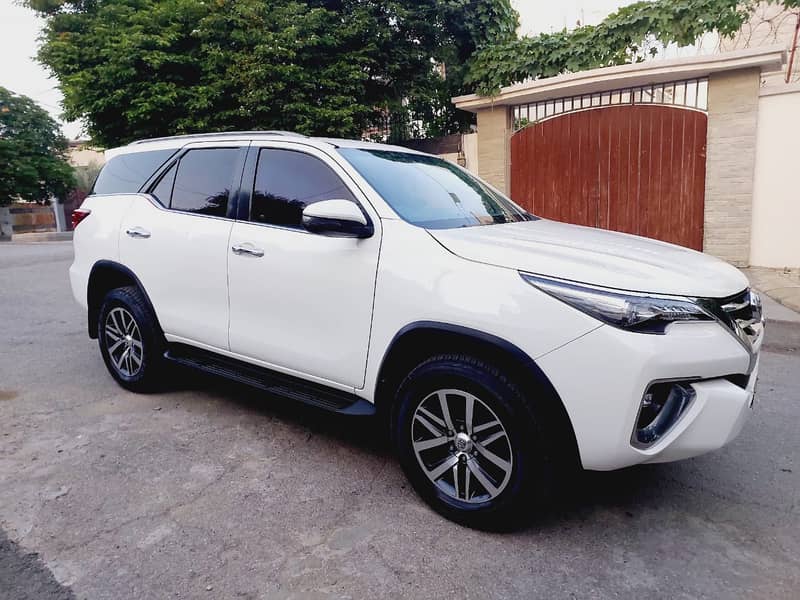 Toyota Fortuner 2018 Model Push Start 2.7 V Petrol 3