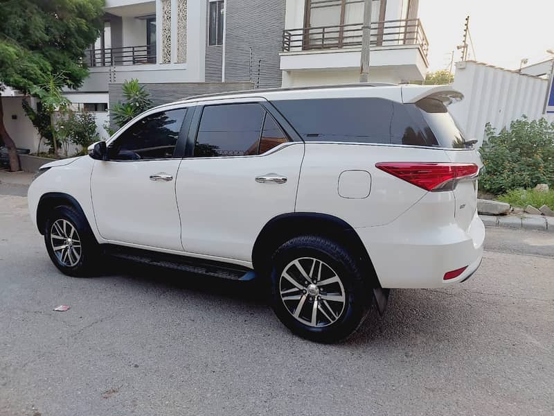 Toyota Fortuner 2018 Model Push Start 2.7 V Petrol 4