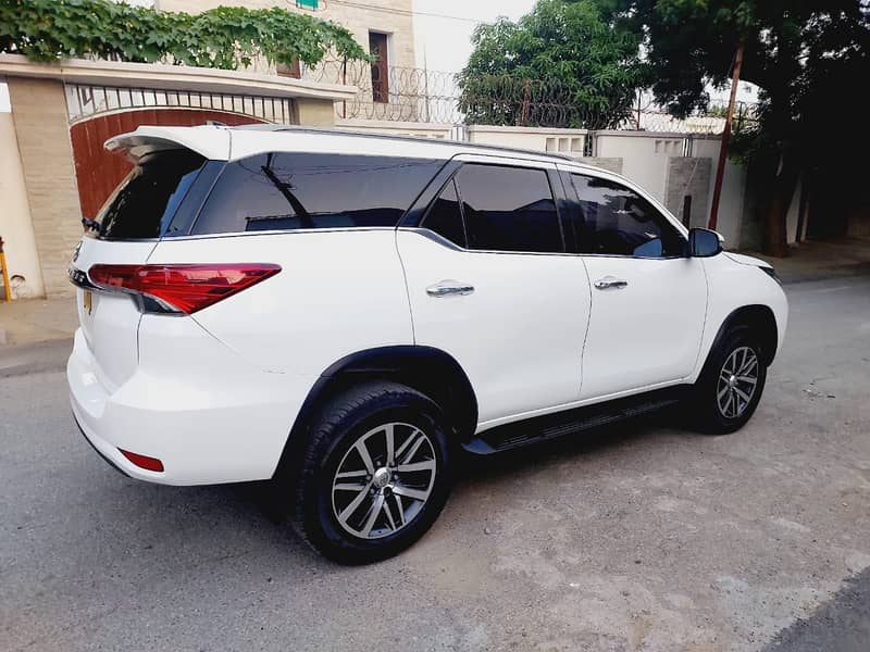 Toyota Fortuner 2018 Model Push Start 2.7 V Petrol 5