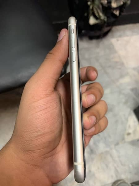 Iphone 11 (64GB) Factory Unlock 1