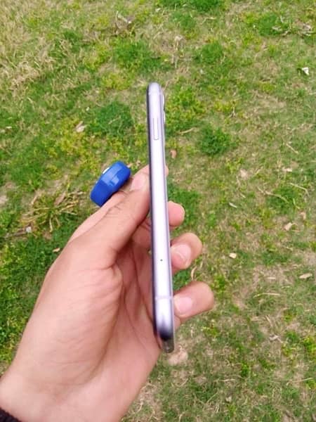 iphone 11 64 gb non pta  ( Jazz sim working ) 1