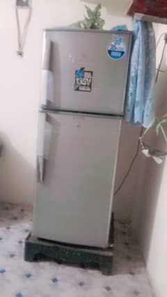 Dawlance fridge medium size