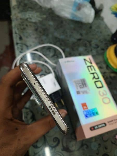 infinix zero 30 16 GB 256 GB 4