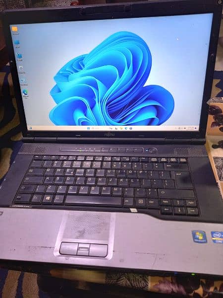 Fujitsu Lifebook E752, core i5 3rd gen, 8GB ram, 256 hard 0