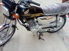 Honda 125 Karachi number 22 model