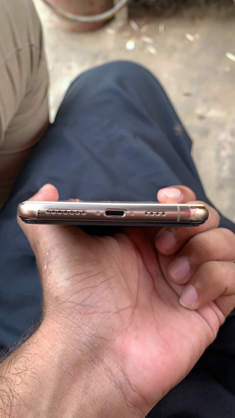 IPHONE XS MAX NON PTA 4