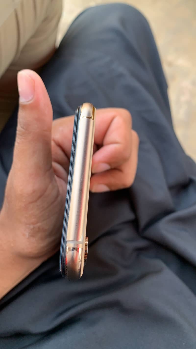 IPHONE XS MAX NON PTA 5