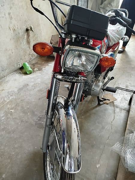 Honda 125 condition 10by 10 Aplide for Lena wala first owner ho ga 3