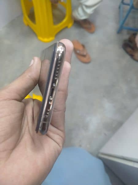 IPHONE 11PRO (256GB) PTA APPROVED 4