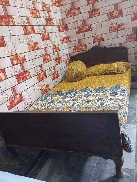 single bed wood for sale. without matress 1