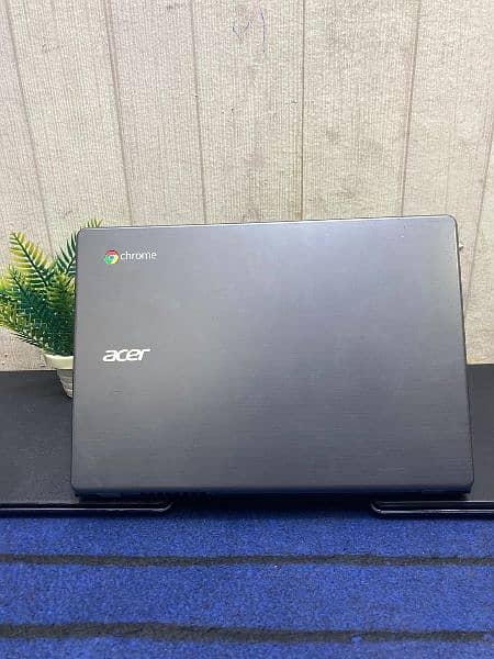 Acer C720 Chromebook 0