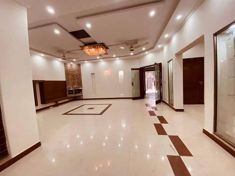 1 Kanal House For Rent In DHA Lahore Phase 3 Y Block Near Macdonalds 20