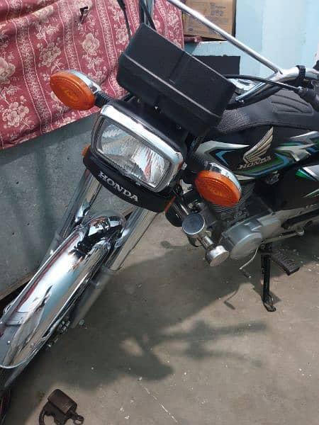 fresh honda 125 urgent sale just 3600 km driven 1