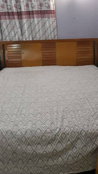 selling my bed room set 0