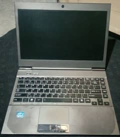 Toshiba Laptop Cor i5  2Gen