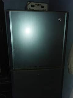 pel*  fridge very good condition