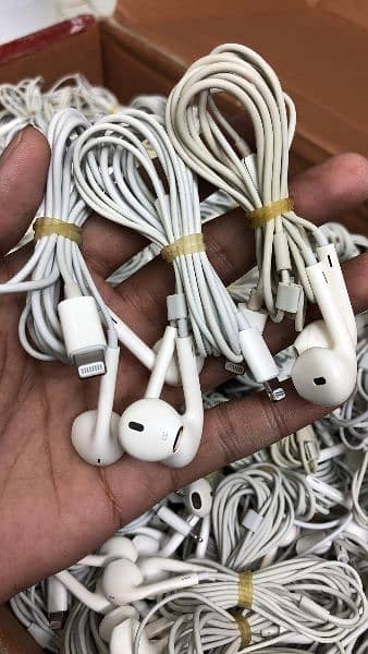 Apple lightening handfree 100% original with warranty 1