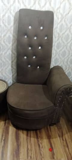 sofa set with table just 5 month used hai bilkul new hai