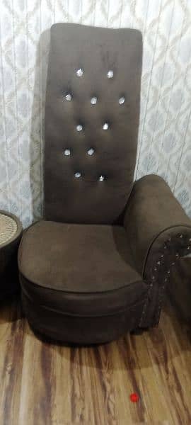 sofa set with table just 5 month used hai bilkul new hai 0