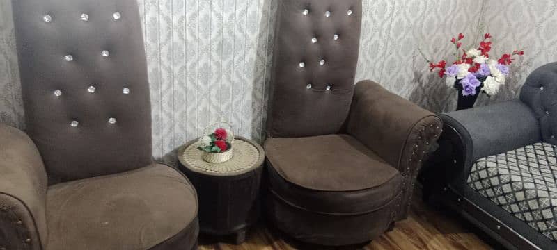 sofa set with table just 5 month used hai bilkul new hai 3