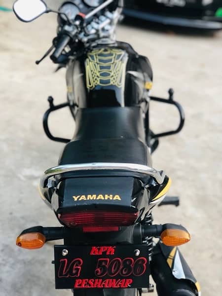 Yamaha YBR G Black Beauty 7