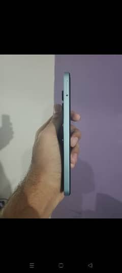 selling realme C33