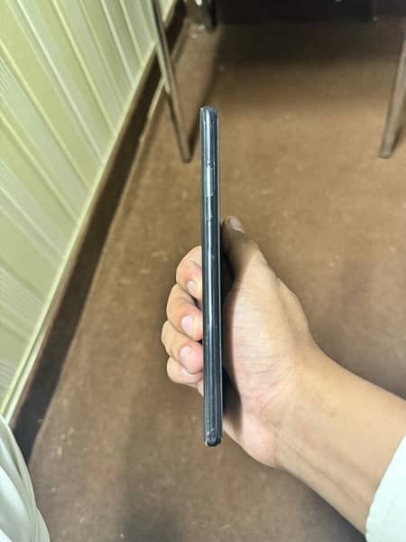 oppo f19 with box good condition 5