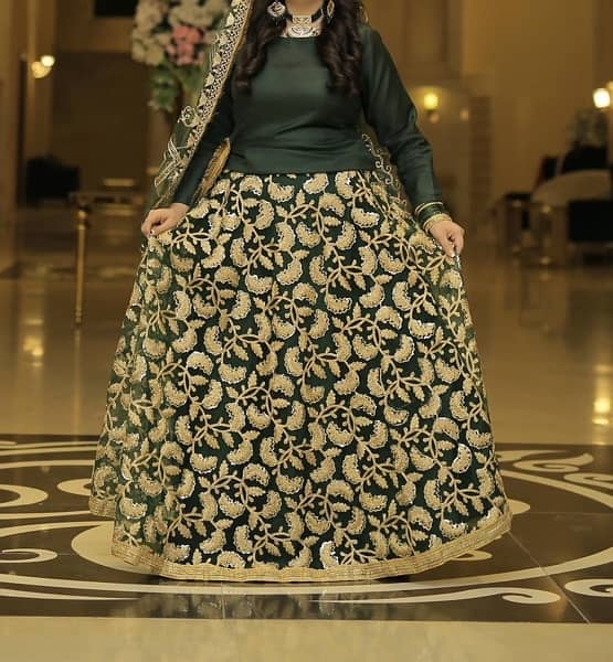 bottle green & gold mehndi lehnga (3 piece) 1