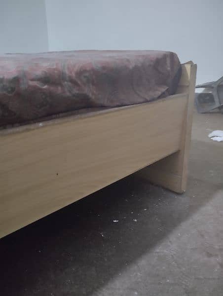 king size bed with brand new mattress 6