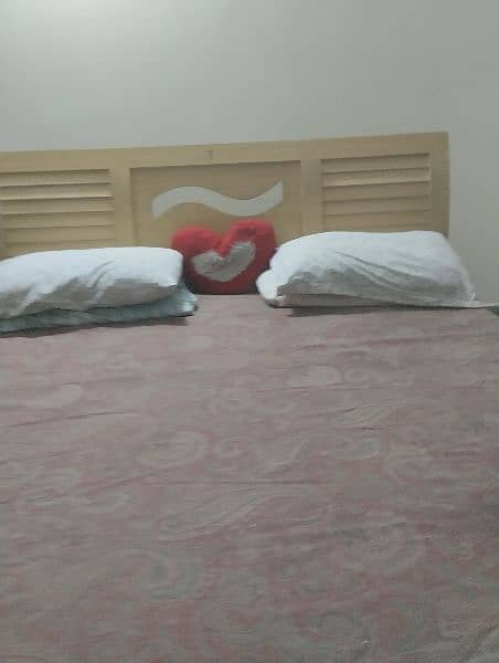 king size bed with brand new mattress 10